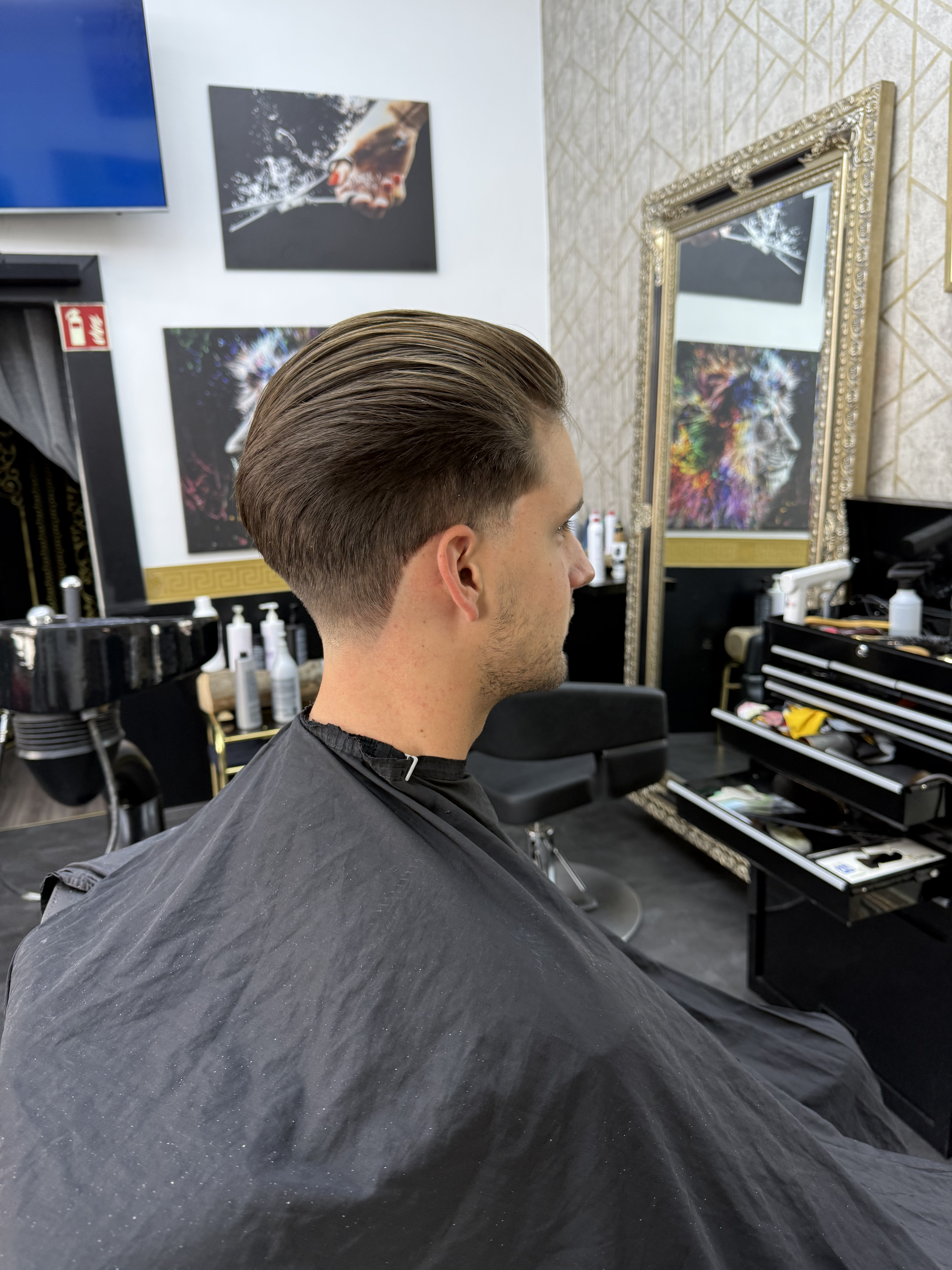 Capelli Lounge