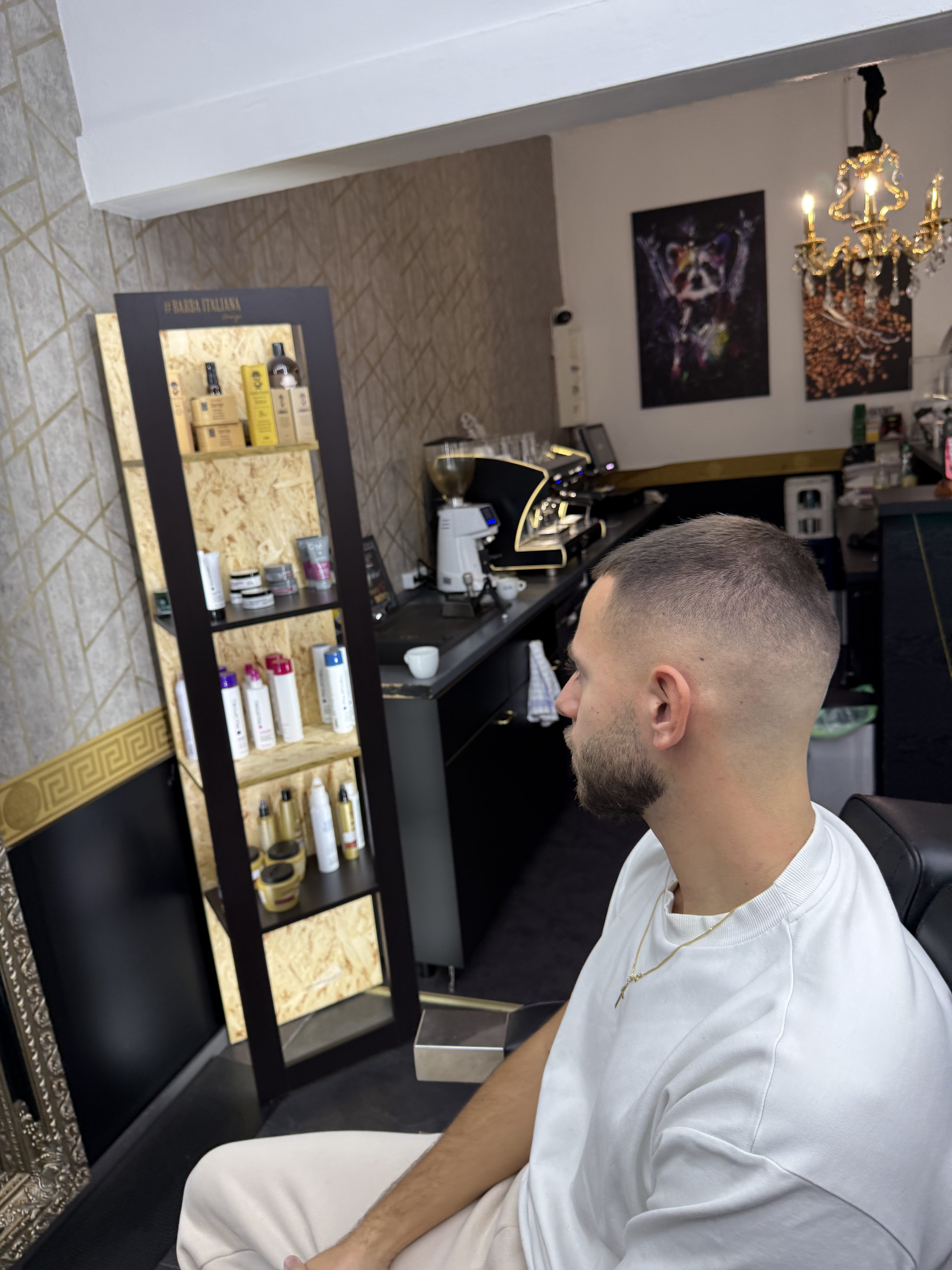 Capelli Lounge