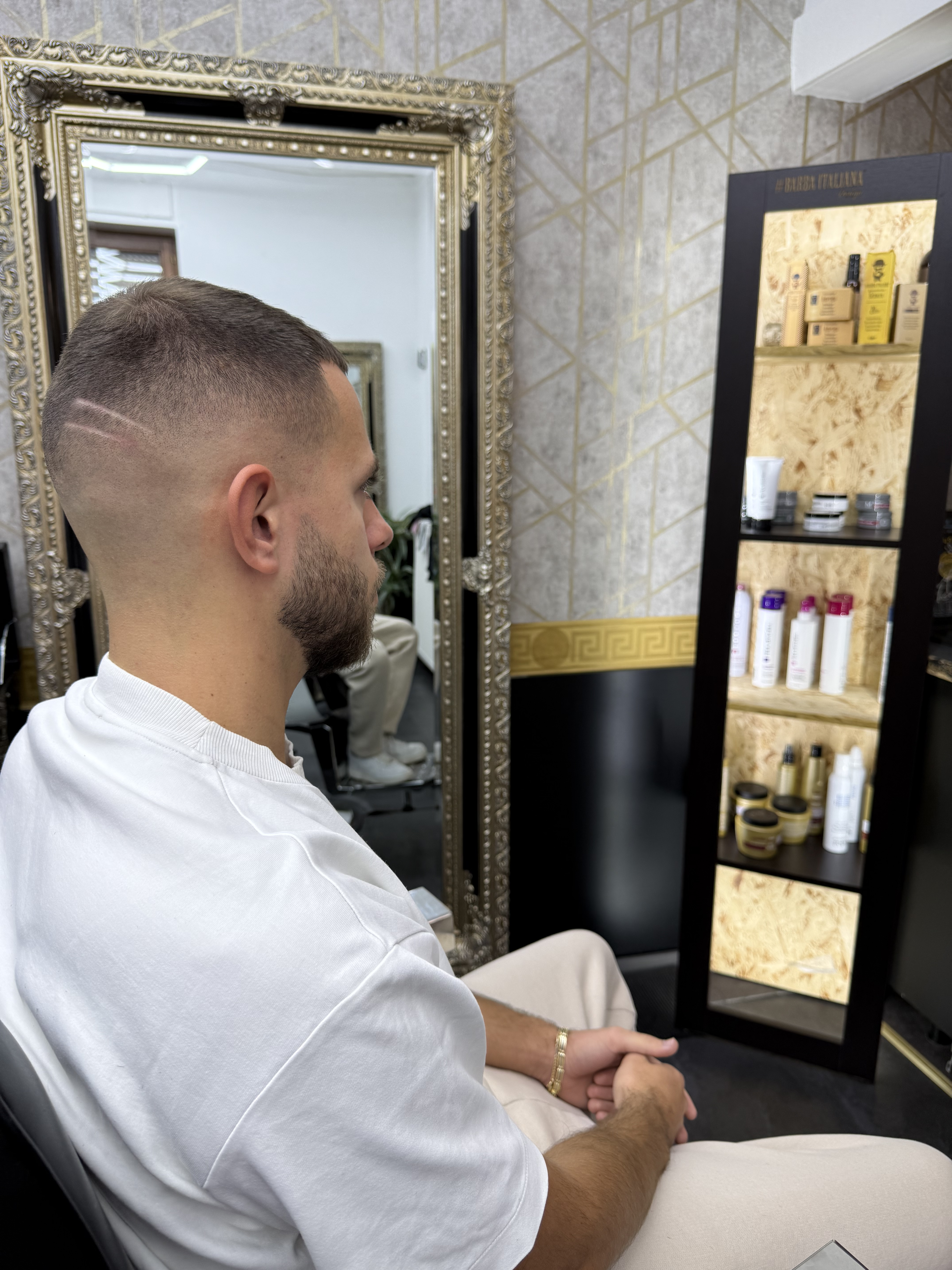 Capelli Lounge